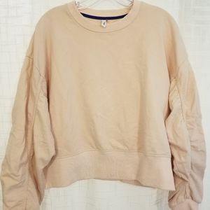 "Glam" pale pink sweatshirt with ruched sleeves